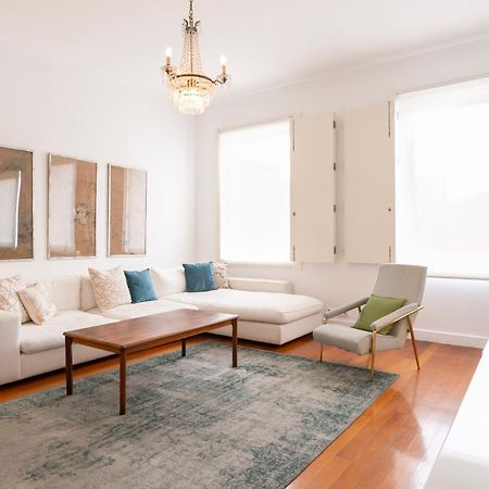 Apartment Carmo Lisbon Luaran gambar